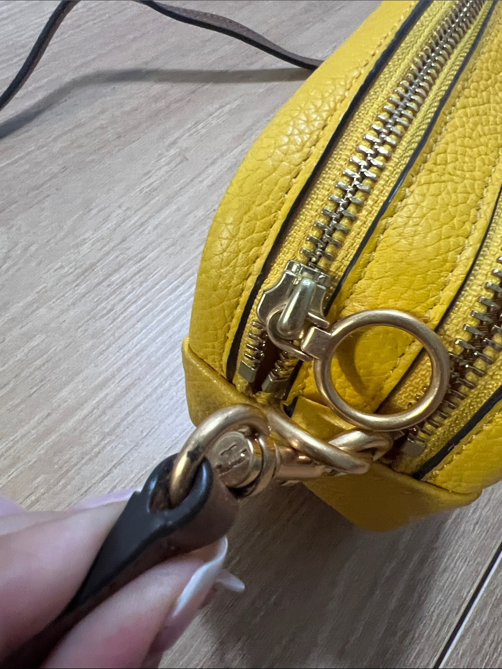 Tory Burch Perry Bombé Mini Bag Yellow Leather - Picture 8 of 12
